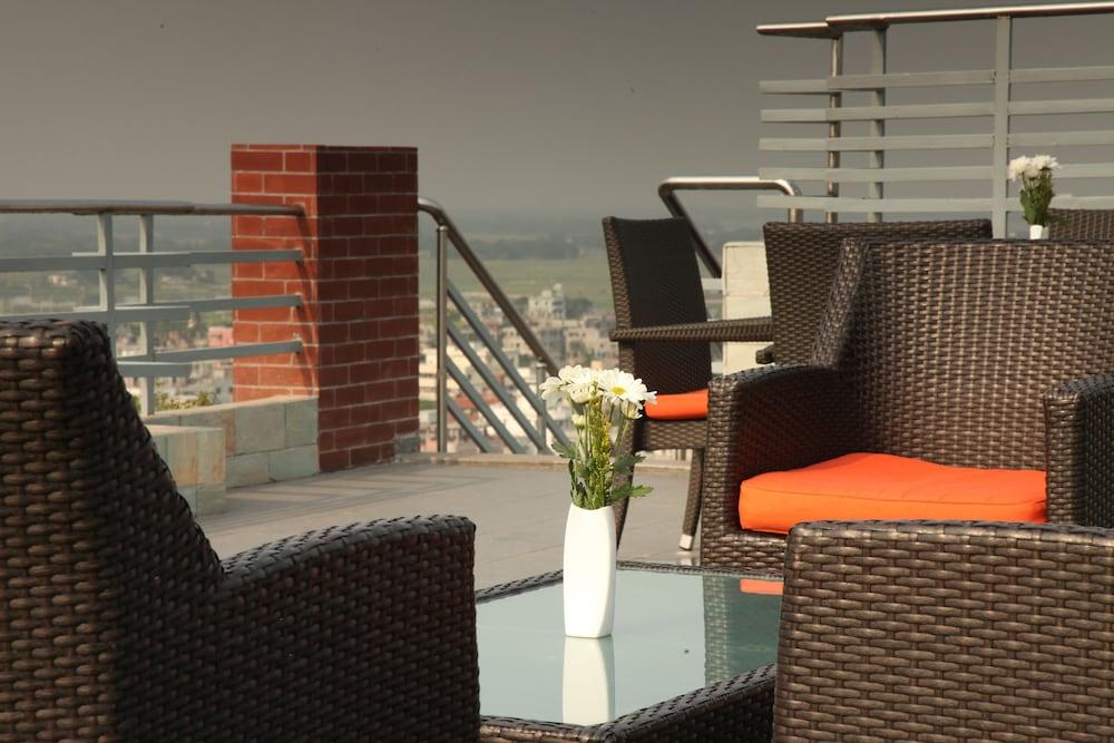 Dhaka Regency Hotel & Resort Limited Exterior photo