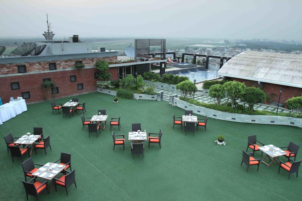 Dhaka Regency Hotel & Resort Limited Exterior photo